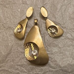 Vintage Elegant Gold Jewelry Set with Crystals